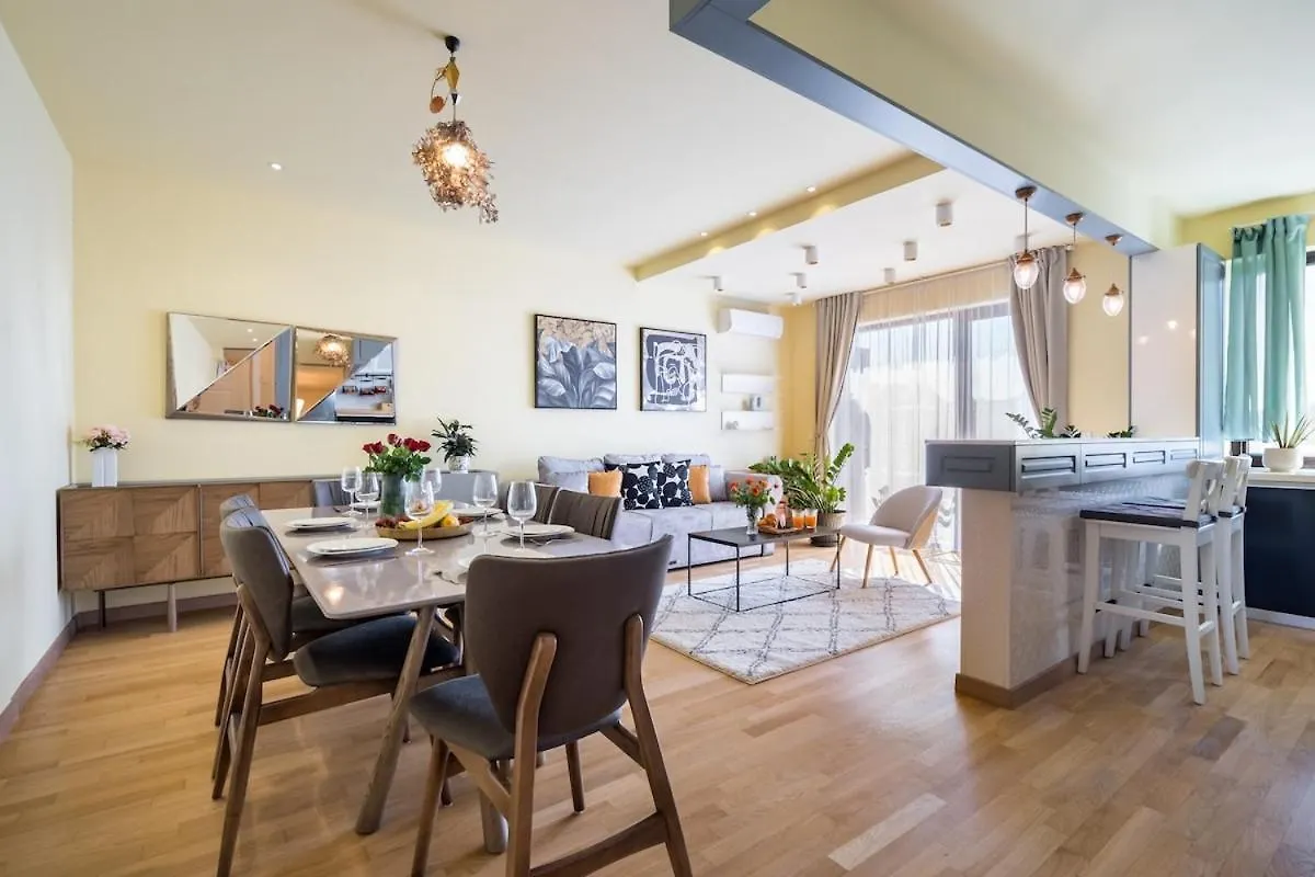 Vivando - Classic Ap D - New Building Bucharest Apartment