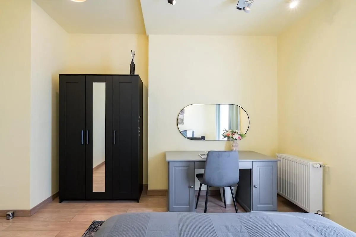 Vivando - Classic Ap D - New Building Bucharest Apartment